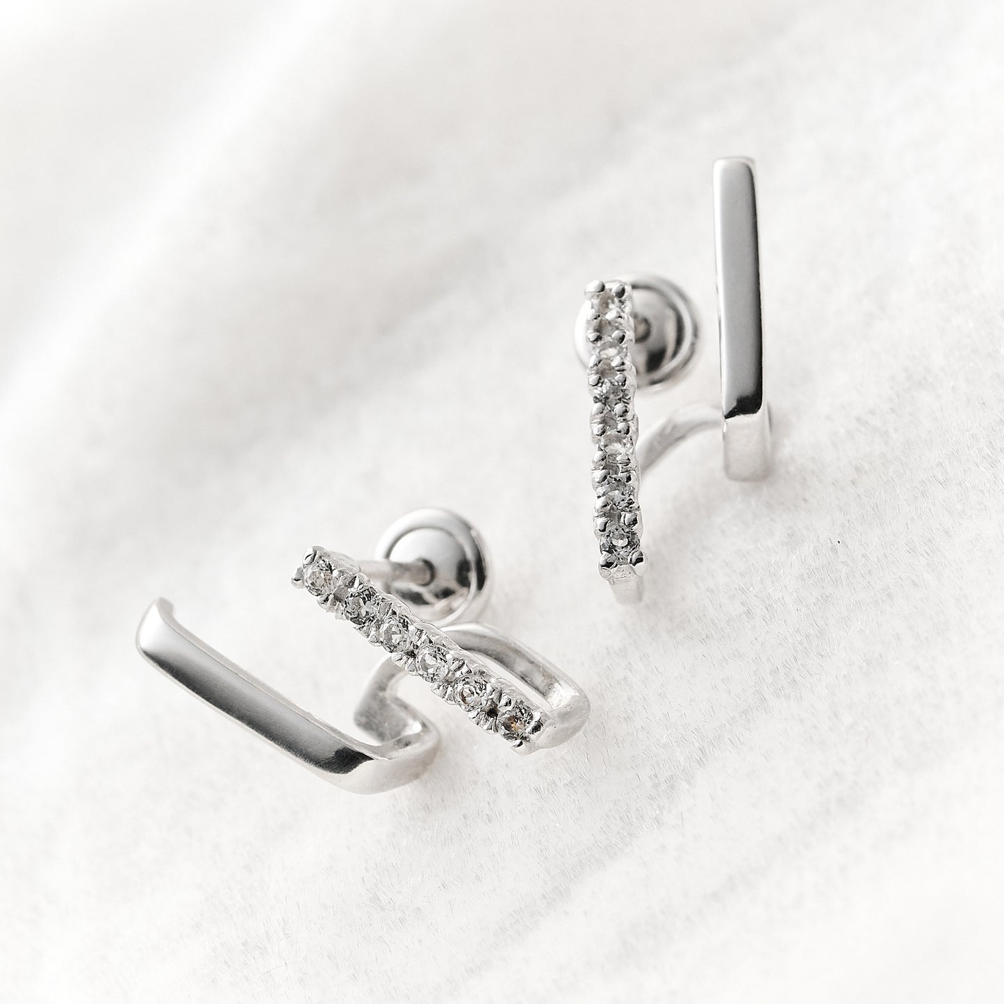 Brinco Trinity em Prata e Topázio Branco