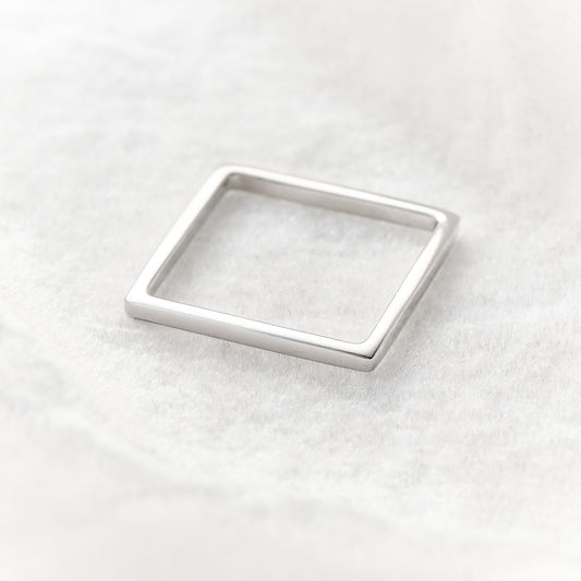 Anel Quadrado Trinity em Prata