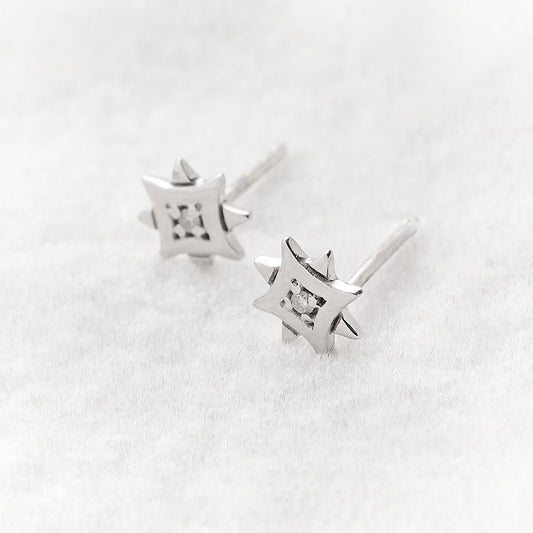 Brinco Twinkle em Prata com Diamante