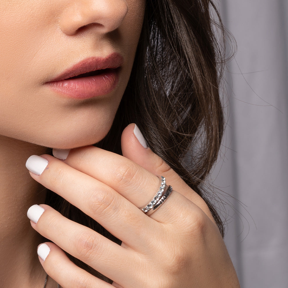 Meia Aliança Colorful em Prata com Topázio Branco